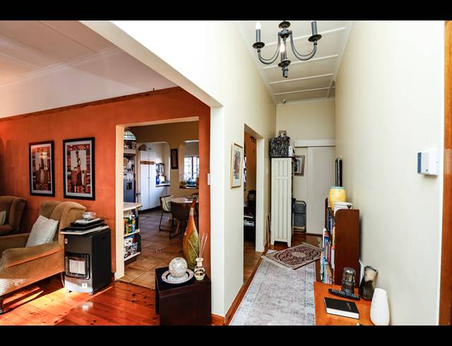 3 BEDROOM FREEHOLD FOR SALE IN GLENWOOD